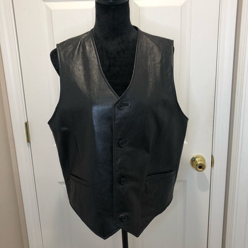 Wilson’s Leather black leather button front vest size medium